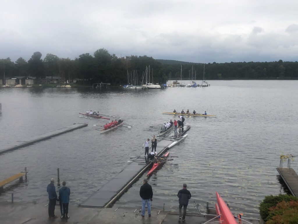 Ablegen zum Doppelvierer-Rennen