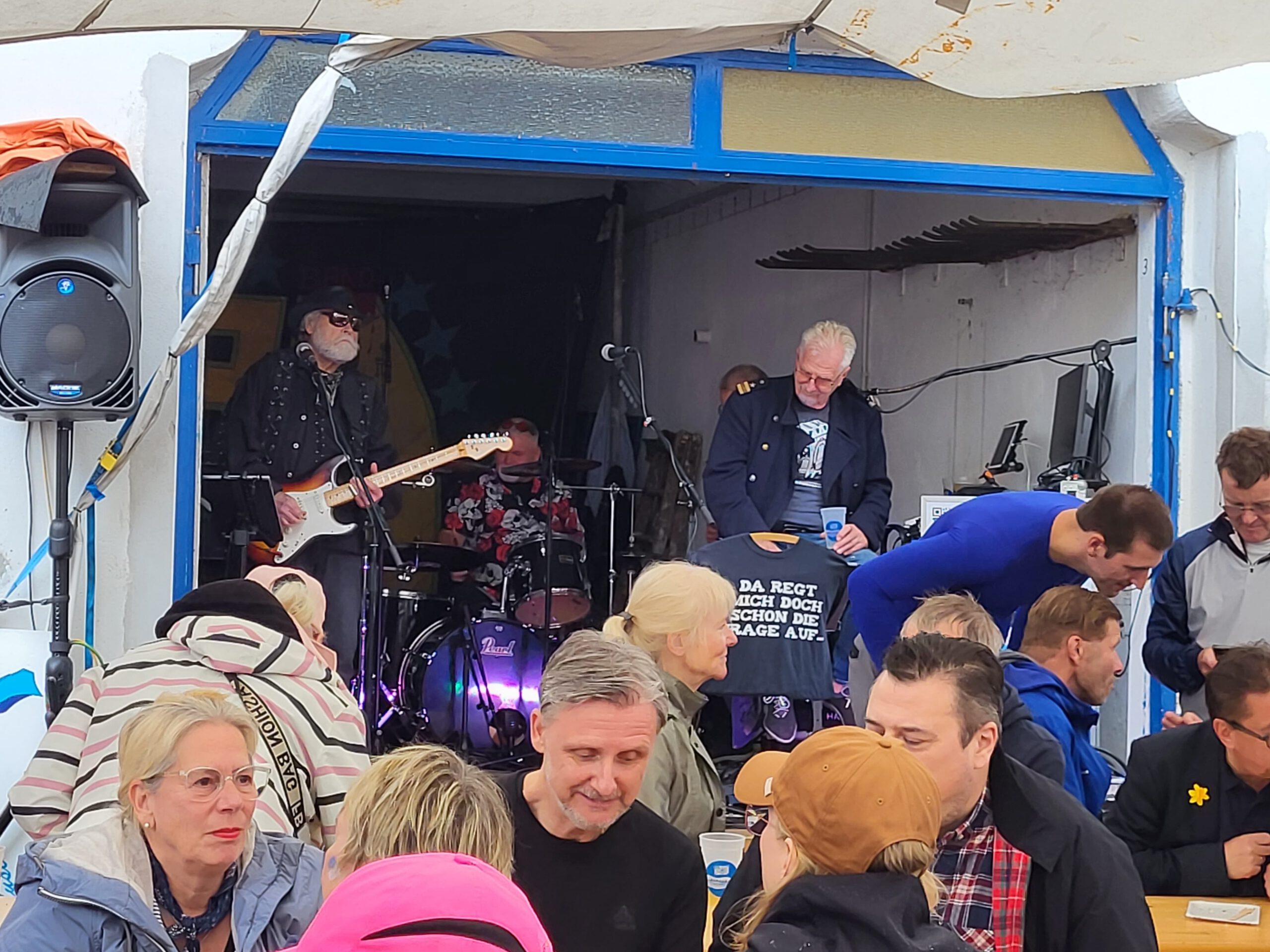 Stummung bei Ägir mit Gummi und der Band Hai!