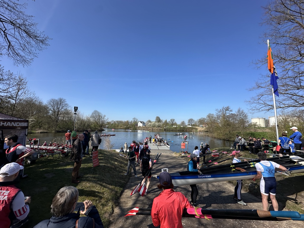 über 80 Boote gingen an den Start