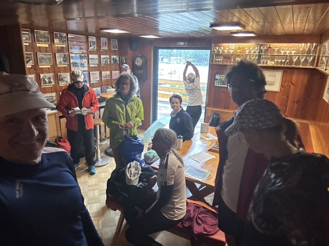 Treffen und Warm Up im Bootshaus